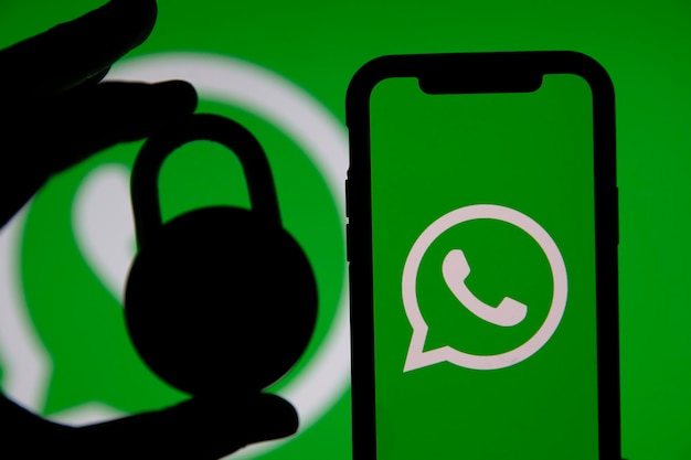 WhatsApp privacy settings UK